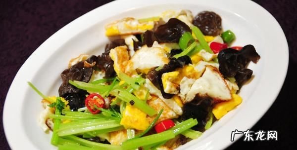 怎么炒木耳不会爆,炒木耳的时候容易爆锅这个问题怎么解决