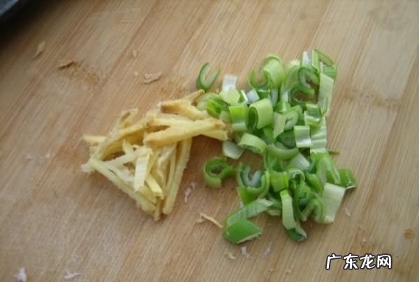 怎么炒木耳不会爆,炒木耳的时候容易爆锅这个问题怎么解决