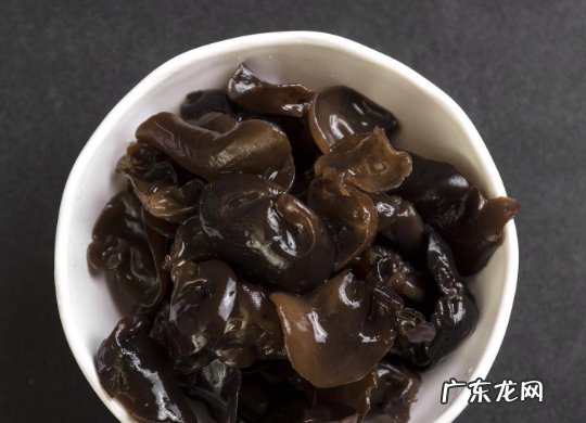 怎么炒木耳不会爆,炒木耳的时候容易爆锅这个问题怎么解决