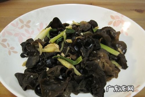 怎么炒木耳不会爆,炒木耳的时候容易爆锅这个问题怎么解决