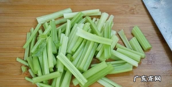 怎么炒木耳不会爆,炒木耳的时候容易爆锅这个问题怎么解决