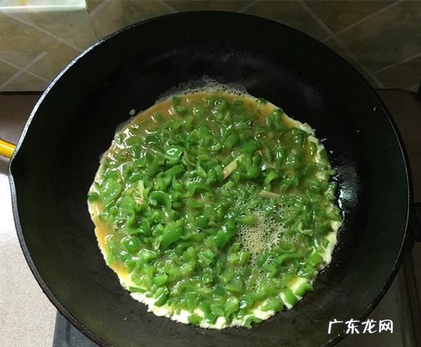 青椒鸡蛋怎么炒,青椒炒鸡蛋的正确做法