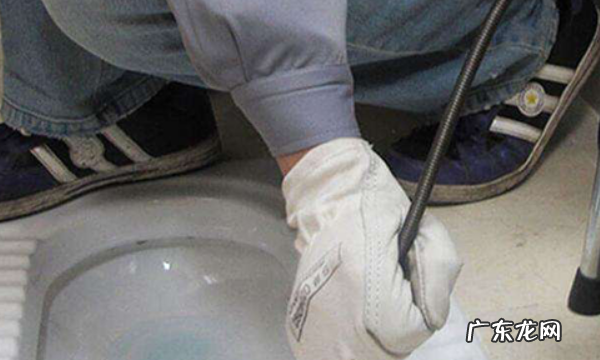 厕所堵了怎么办疏通蹲便,蹲便器堵住了怎么疏通