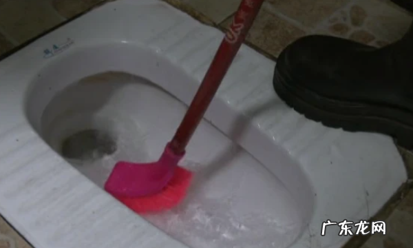 厕所堵了怎么办疏通蹲便,蹲便器堵住了怎么疏通