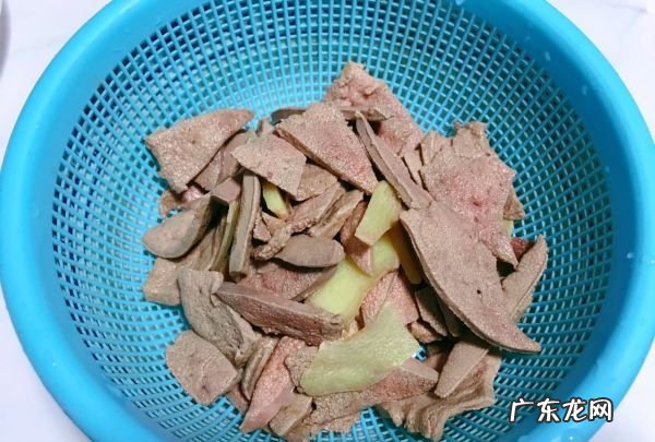 炒猪肝怎么炒好吃,炒猪肝的家常做法步骤