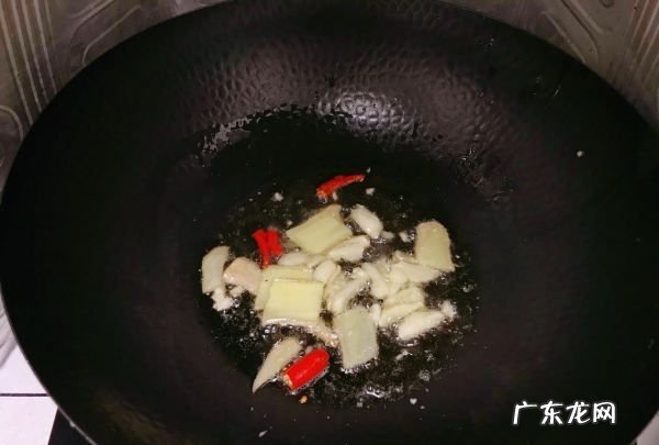 炒猪肝怎么炒好吃,炒猪肝的家常做法步骤