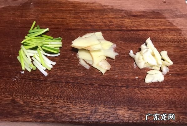 炒猪肝怎么炒好吃,炒猪肝的家常做法步骤