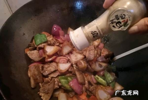 炒猪肝怎么炒好吃,炒猪肝的家常做法步骤