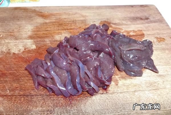 炒猪肝怎么炒好吃,炒猪肝的家常做法步骤