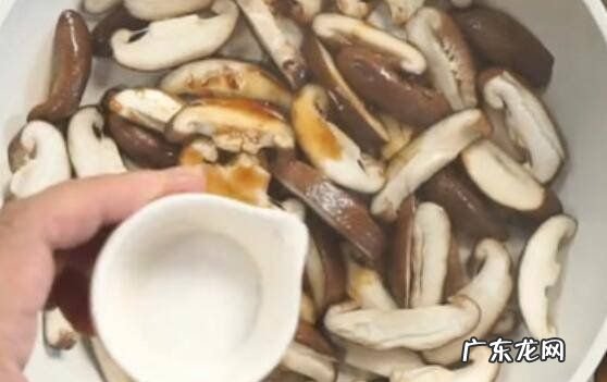 干香菇怎么炒,干香菇怎么炒好吃又简单的做法