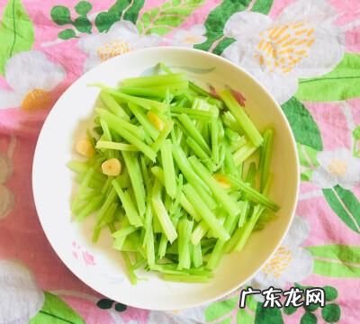 芹菜怎么素炒,素炒芹菜最简单做法窍门