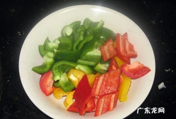 牛肉炒彩椒的做法,牛肉炒青椒怎么做
