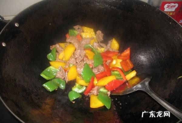 牛肉炒彩椒的做法,牛肉炒青椒怎么做