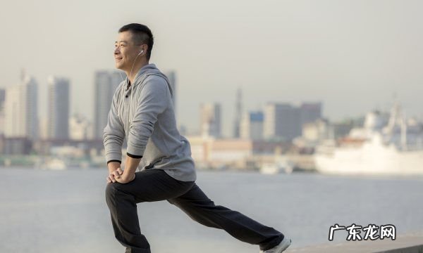 屈腿硬拉锻炼哪些肌肉,杠铃硬拉锻炼的肌肉
