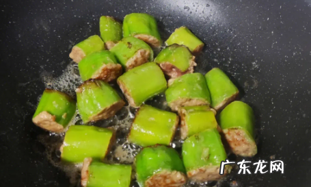 青椒酿肉是蒸还是煎,青椒酿肉怎么做好吃又简单