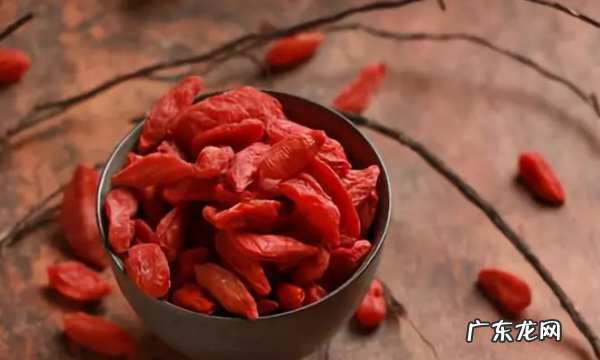 苟杞潮了还能吃,枸杞潮湿后粘了还能吃