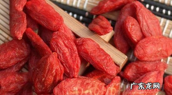 苟杞潮了还能吃,枸杞潮湿后粘了还能吃