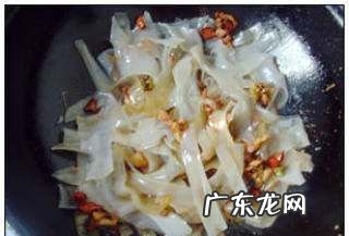 粉皮怎么炒好吃,家常炒粉皮的做法简单
