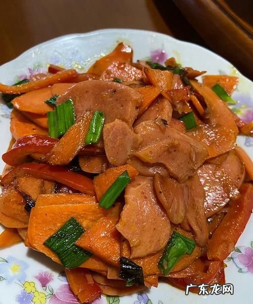 怎么炒火腿肠好吃,火腿肠配什么菜炒最好吃有营养