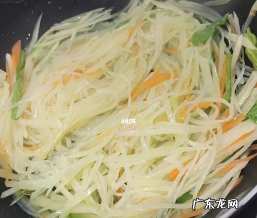 土豆怎么炒好吃又简单,土豆怎么炒好吃家常做法