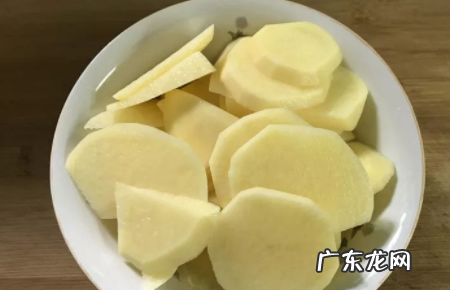 土豆怎么炒好吃又简单,土豆怎么炒好吃家常做法