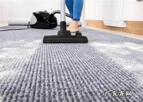 湿地毯怎么快速弄干,地毯被水泡后如何快速弄干净