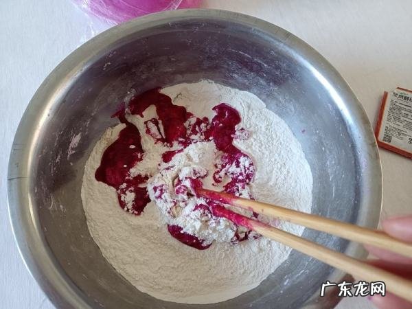 火龙果馒头用什么来固色,火龙果蒸馒头怎样才能不变色柠檬