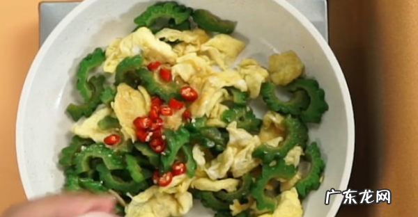 鸡蛋炒苦瓜怎么炒,苦瓜炒蛋正确做法步骤