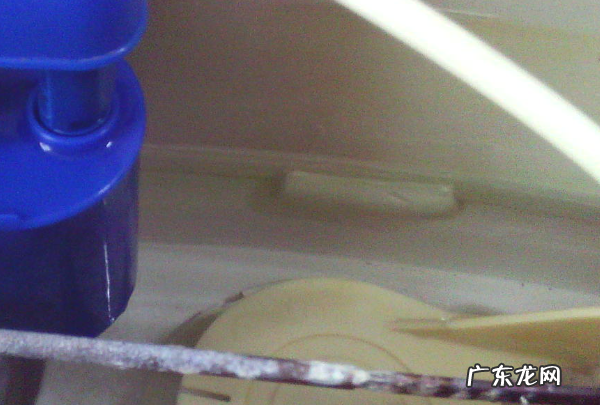 抽水马桶一直流水怎么办,马桶存不住水一直流水如何解决