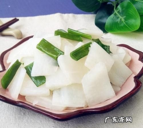 白萝卜怎么炒,鸡肉炒白萝卜的家常做法
