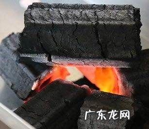 酒精块怎么点燃木炭,烧烤没有固体酒精怎么引燃碳