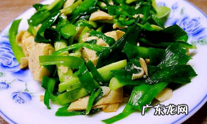 韭菜怎么炒好吃,炒韭菜是一道家常菜炒韭菜怎么做好吃