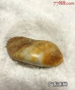 什么是和田玉鸡骨白籽料,鸡骨白算和田玉