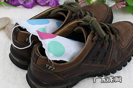 鞋被雨水泡了特别臭怎么办,鞋子淋雨后变臭怎么办小妙招