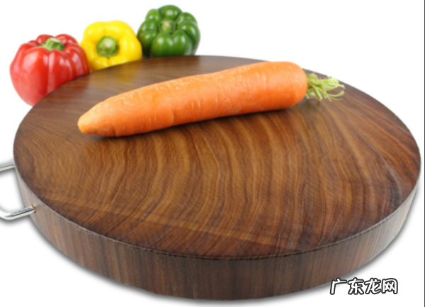 新菜板怎么处理不开裂不发霉,新买的木质切菜板用什么方法不会裂缝