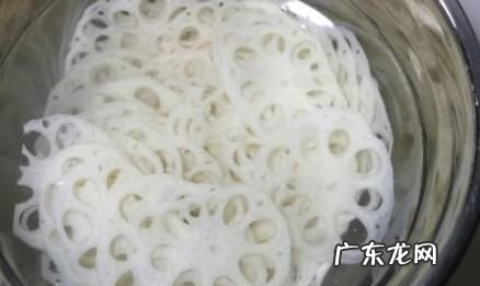 藕丁怎么炒好吃,家常炒脆藕丁的做法
