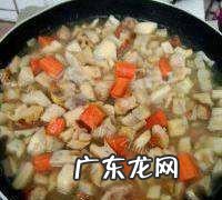 藕丁怎么炒好吃,家常炒脆藕丁的做法