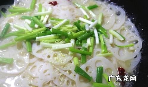 藕丁怎么炒好吃,家常炒脆藕丁的做法