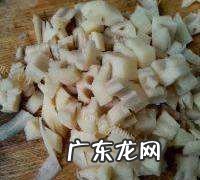 藕丁怎么炒好吃,家常炒脆藕丁的做法