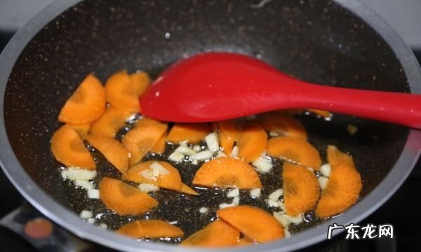秋葵怎么炒鸡蛋,秋葵炒鸡蛋的做法功效与作用