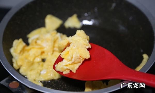 秋葵怎么炒鸡蛋,秋葵炒鸡蛋的做法功效与作用