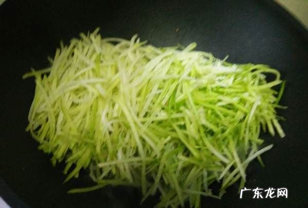 绿萝卜怎么炒好吃,炒青萝卜丝怎么炒好吃 简单的