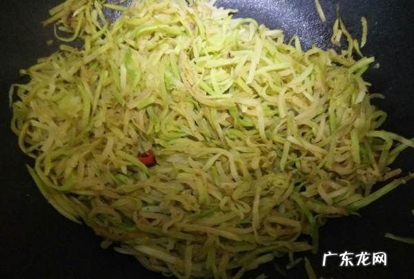 绿萝卜怎么炒好吃,炒青萝卜丝怎么炒好吃 简单的