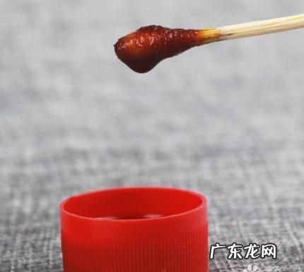 酒精能擦掉血迹吗,衣服上沾有血迹怎么洗掉