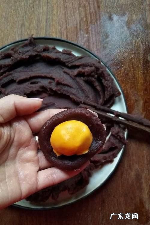 生咸鸭蛋用烤箱烤多久,咸鸭蛋黄怎么吃法大全