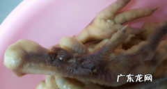 鸡爪煮了发黑还能吃吗,鸡爪焯水局部变红能吃