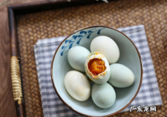 咸鸭蛋太咸怎么办,咸鸭蛋太咸怎么处理不咸