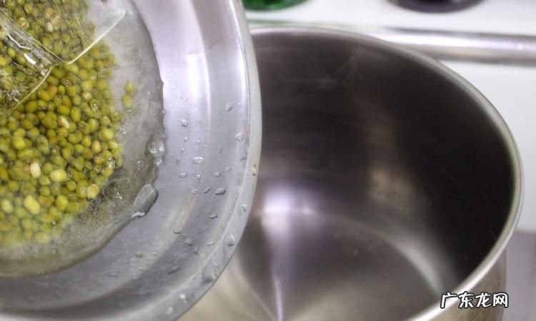 怎样知道绿豆坏了,已经发芽的绿豆浮在水面上是不是已经坏了