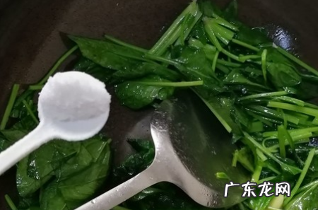 怎么炒菠菜好吃又简单,菠菜怎么炒好吃