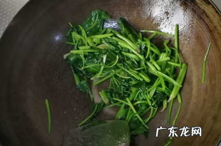 怎么炒菠菜好吃又简单,菠菜怎么炒好吃